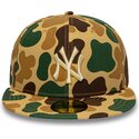 casquette-plate-camouflage-ajustee-avec-logo-beige-59fifty-camo-new-york-yankees-mlb-new-era
