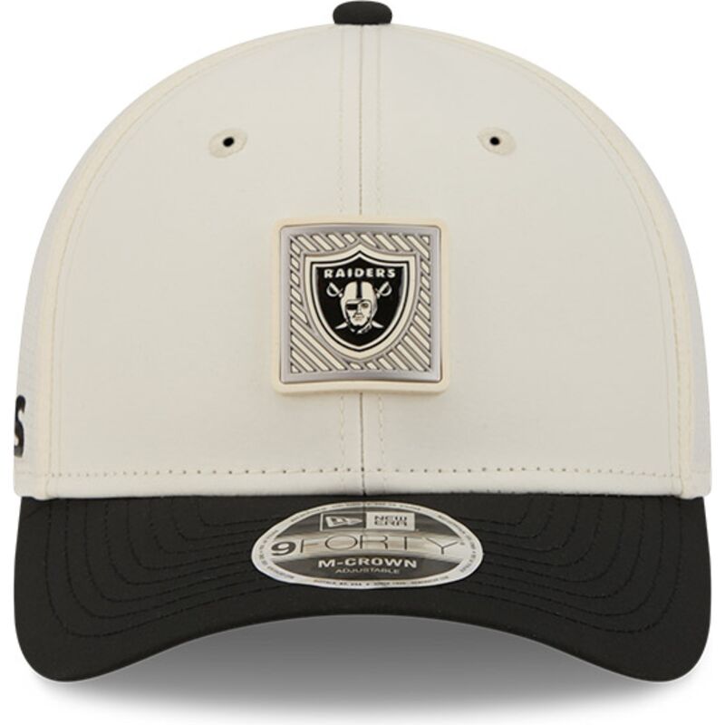 shapka-izvita-bezhov-snapbek-9forty-m-crown-training-pack-2026-na-las-vegas-raiders-nfl-ot-new-era