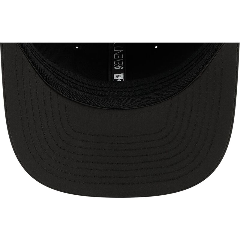 shapka-izvita-cherna-snapbek-9seventy-stretch-snap-training-pack-2026-na-las-vegas-raiders-nfl-ot-new-era