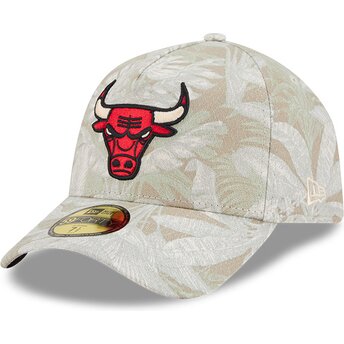 Beige gebogene verstellbare 59FORTY A Frame Leafy Palm Kappe von Chicago Bulls NBA von New Era