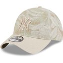shapka-izvita-bezhov-reguliruem-9twenty-leafy-palm-na-new-york-yankees-mlb-ot-new-era
