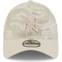 shapka-izvita-bezhov-reguliruem-9twenty-leafy-palm-na-new-york-yankees-mlb-ot-new-era