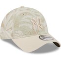 shapka-izvita-bezhov-reguliruem-9twenty-leafy-palm-na-new-york-yankees-mlb-ot-new-era
