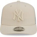 shapka-izvita-traker-bezhov-snapbek-9seventy-stretch-snap-color-pack-na-new-york-yankees-mlb-ot-new-era