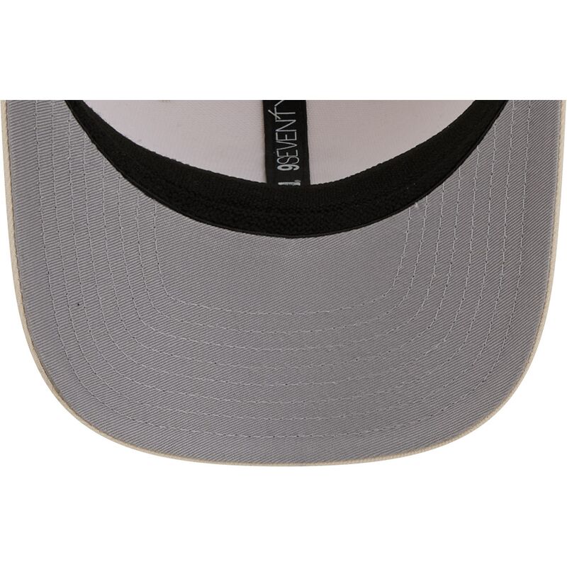 shapka-izvita-traker-bezhov-snapbek-9seventy-stretch-snap-color-pack-na-new-york-yankees-mlb-ot-new-era