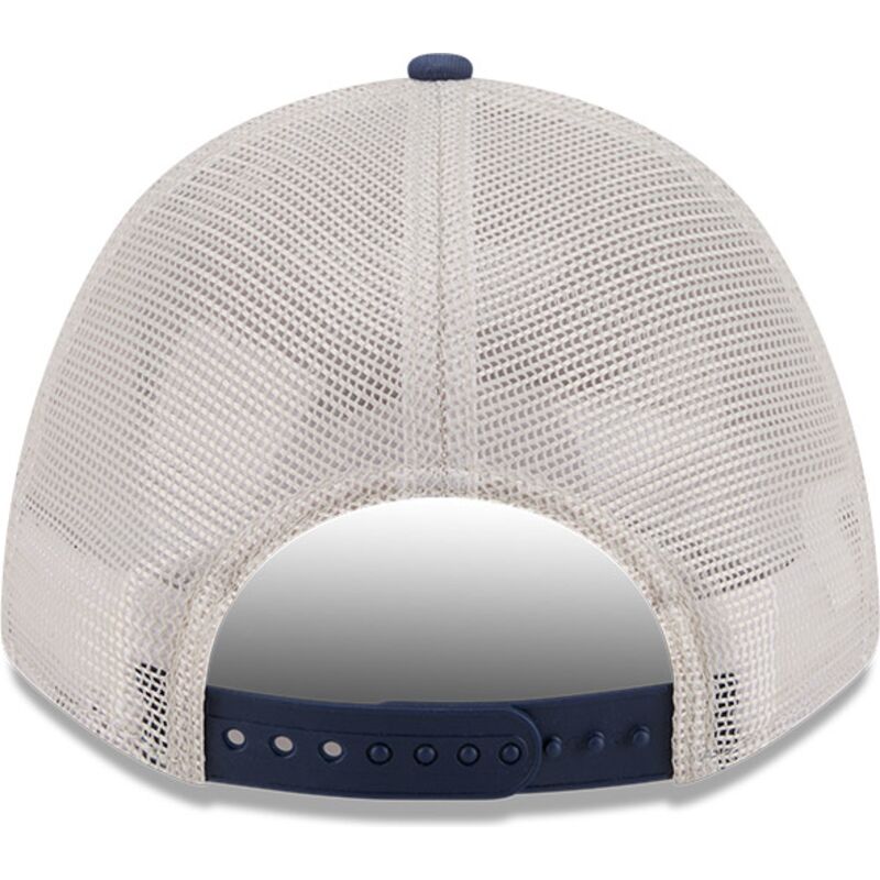 shapka-izvita-traker-mnogocveten-snapbek-9forty-m-crown-a-frame-fray-na-new-york-yankees-mlb-ot-new-era shapka-izvita-traker-mnogocveten-snapbek-9forty-m-crown-a-frame-fray-na-new-york-yankees-mlb-ot-new-era