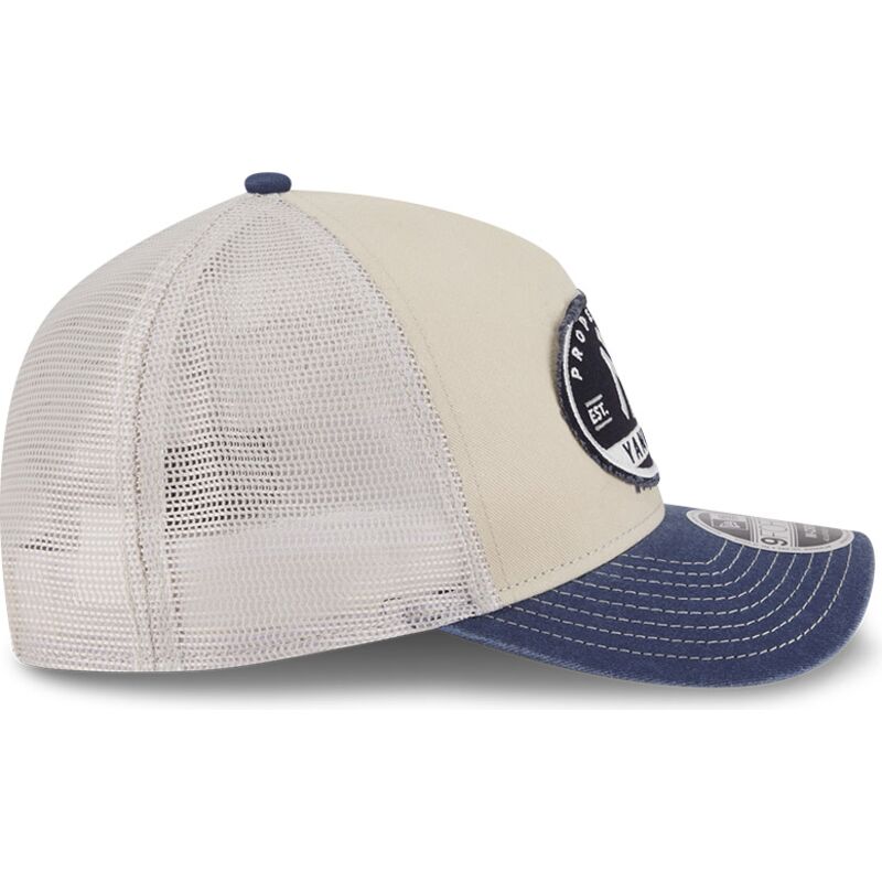 shapka-izvita-traker-mnogocveten-snapbek-9forty-m-crown-a-frame-fray-na-new-york-yankees-mlb-ot-new-era shapka-izvita-traker-mnogocveten-snapbek-9forty-m-crown-a-frame-fray-na-new-york-yankees-mlb-ot-new-era