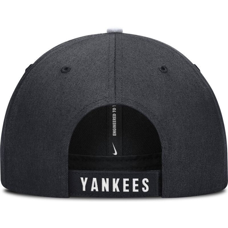 nike-shapka-s-izvita-kozirka-za-deca-dri-fit-club-structured-new-york-yankees-mlb-tmnosinya-reguliruema