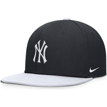 Nike Плоска Периферия Младежка Dri-Fit Pro Структурирана Квадратна Козирка New York Yankees MLB Тъмносиня и Бяла Шапка с Тик-так Закопчаване