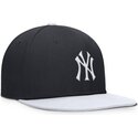 shapka-ploska-tmnosin-snapbek-za-deca-dri-fit-pro-structured-square-bill-na-new-york-yankees-mlb-ot-nike