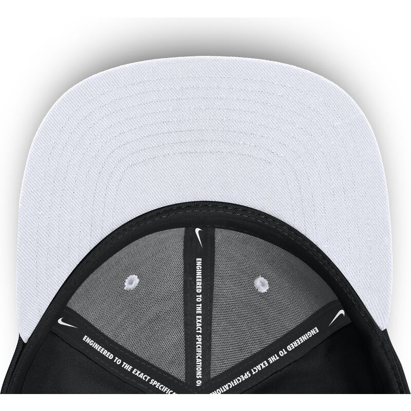 schwarze-flache-kappe-verstellbar-primetime-dri-fit-true-structured-round-bill-von-new-york-yankees-mlb-von-nike