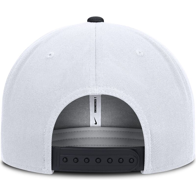 shapka-ploska-byala-snapbek-cooperstown-dri-fit-pro-structured-square-bill-na-new-york-yankees-mlb-ot-nike
