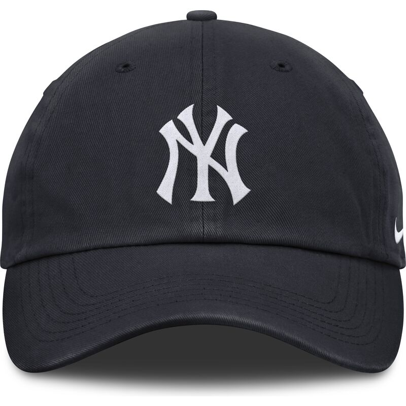 nike-izvita-kozirka-detska-club-nestrukturirana-organichen-pamuk-new-york-yankees-mlb-tmnosinya-reguliruema-shapka
