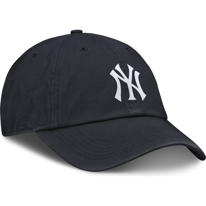 nike-izvita-kozirka-detska-club-nestrukturirana-organichen-pamuk-new-york-yankees-mlb-tmnosinya-reguliruema-shapka