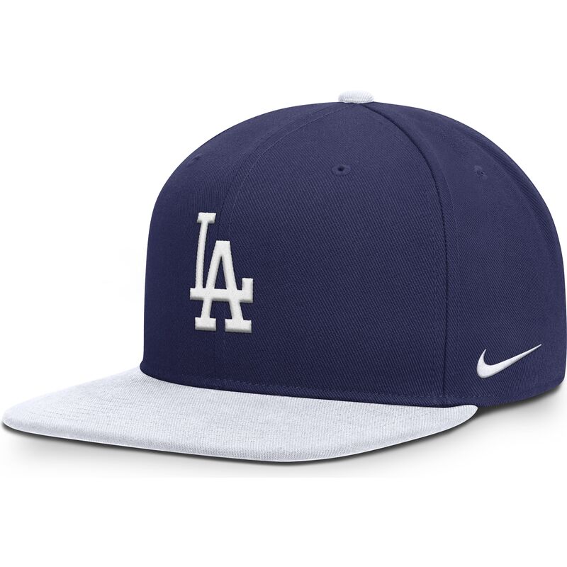 nike-ploska-kozirka-nike-dri-fit-pro-strukturirana-kvadratna-kozirka-los-angeles-dodgers-mlb-sinya-i-byala-shapka-s-tik-tak-zako