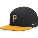 shapka-ploska-cherna-snapbek-dri-fit-pro-structured-square-bill-na-pittsburgh-pirates-mlb-ot-nike