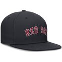 nike-ploska-periferiya-dri-fit-true-strukturirana-krgla-kozirka-boston-red-sox-mlb-tmnosinya-prilepnala-shapka