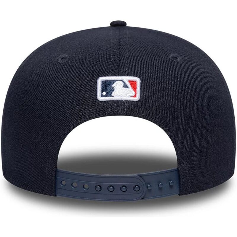 shapka-izvita-tmnosin-snapbek-9seventy-stretch-snap-player-replica-na-boston-red-sox-mlb-ot-new-era