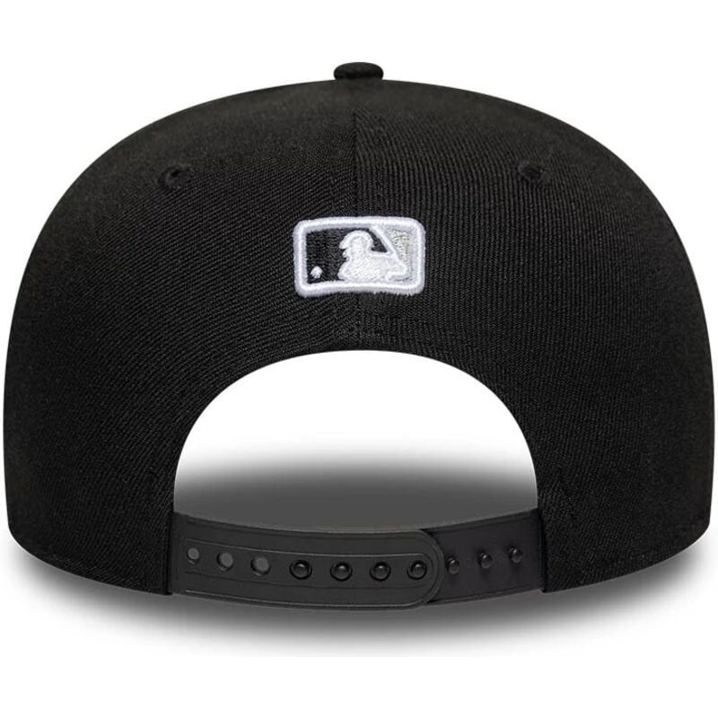 shapka-izvita-cherna-snapbek-9seventy-stretch-snap-player-replica-na-chicago-white-sox-mlb-ot-new-era