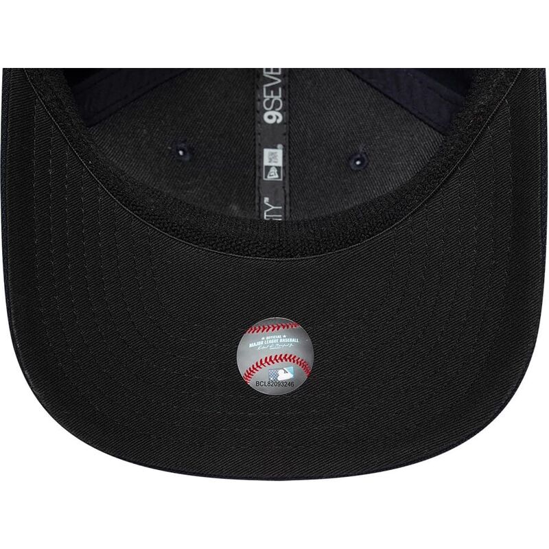 shapka-izvita-tmnosin-snapbek-9seventy-stretch-snap-player-replica-na-new-york-yankees-mlb-ot-new-era shapka-izvita-tmnosin-snapbek-9seventy-stretch-snap-player-replica-na-new-york-yankees-mlb-ot-new-era