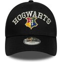 shapka-izvita-cherna-snapbek-za-deca-9forty-wordmark-na-hogwarts-harry-potter-ot-new-era