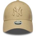 shapka-izvita-bezhov-reguliruem-9forty-pu-pattern-na-new-york-yankees-mlb-ot-new-era