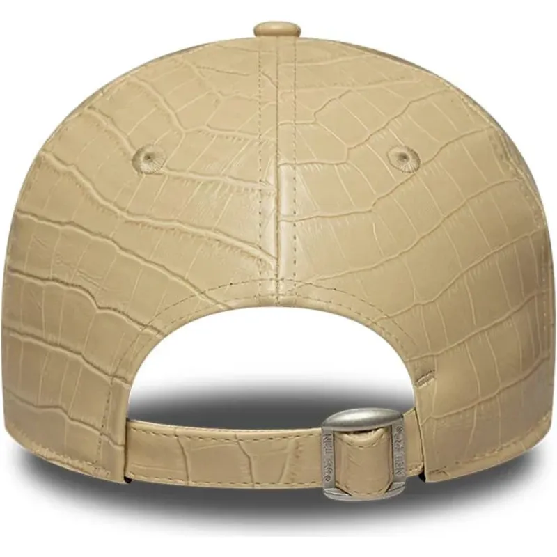 shapka-izvita-bezhov-reguliruem-9forty-pu-pattern-na-new-york-yankees-mlb-ot-new-era