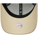 shapka-izvita-bezhov-reguliruem-9forty-pu-pattern-na-new-york-yankees-mlb-ot-new-era