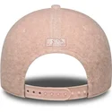 shapka-izvita-roza-snapbek-rosa-9forty-m-crown-winter-borg-na-new-york-yankees-mlb-ot-new-era