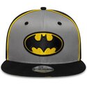 shapka-ploska-siv-snapbek-za-deca-9fifty-piping-na-batman-dc-comics-ot-new-era