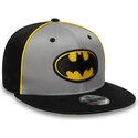 shapka-ploska-siv-snapbek-za-deca-9fifty-piping-na-batman-dc-comics-ot-new-era
