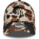 shapka-izvita-kafyav-reguliruem-9twenty-animal-print-na-new-york-yankees-mlb-ot-new-era