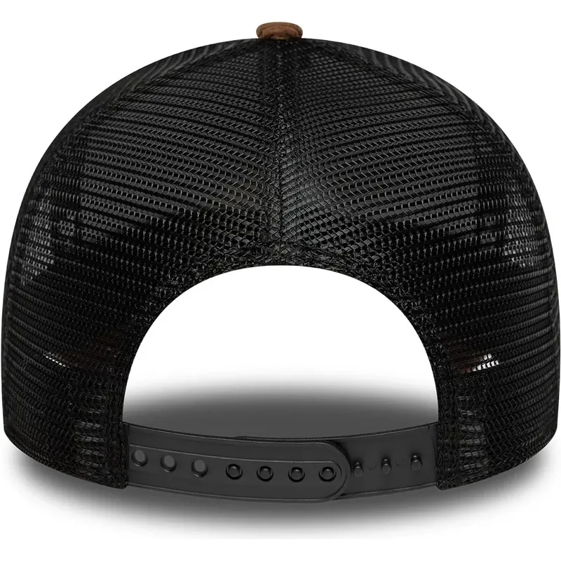 shapka-izvita-traker-kafyav-snapbek-a-frame-distressed-cord-na-red-bull-racing-formula-1-ot-new-era