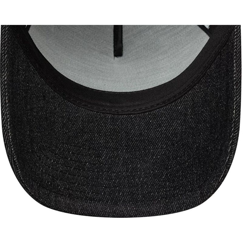 shapka-izvita-traker-cherna-snapbek-a-frame-patch-denim-ot-new-era