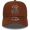 shapka-izvita-traker-kafyav-snapbek-e-frame-outline-na-new-york-yankees-mlb-ot-new-era