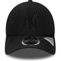 shapka-izvita-traker-cherna-snapbek-9forty-apex-sporty-na-new-york-yankees-mlb-ot-new-era