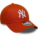 shapka-izvita-oranzhev-snapbek-9forty-m-crown-na-new-york-yankees-mlb-ot-new-era