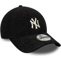 shapka-izvita-cherna-snapbek-9forty-winter-borg-na-new-york-yankees-mlb-ot-new-era