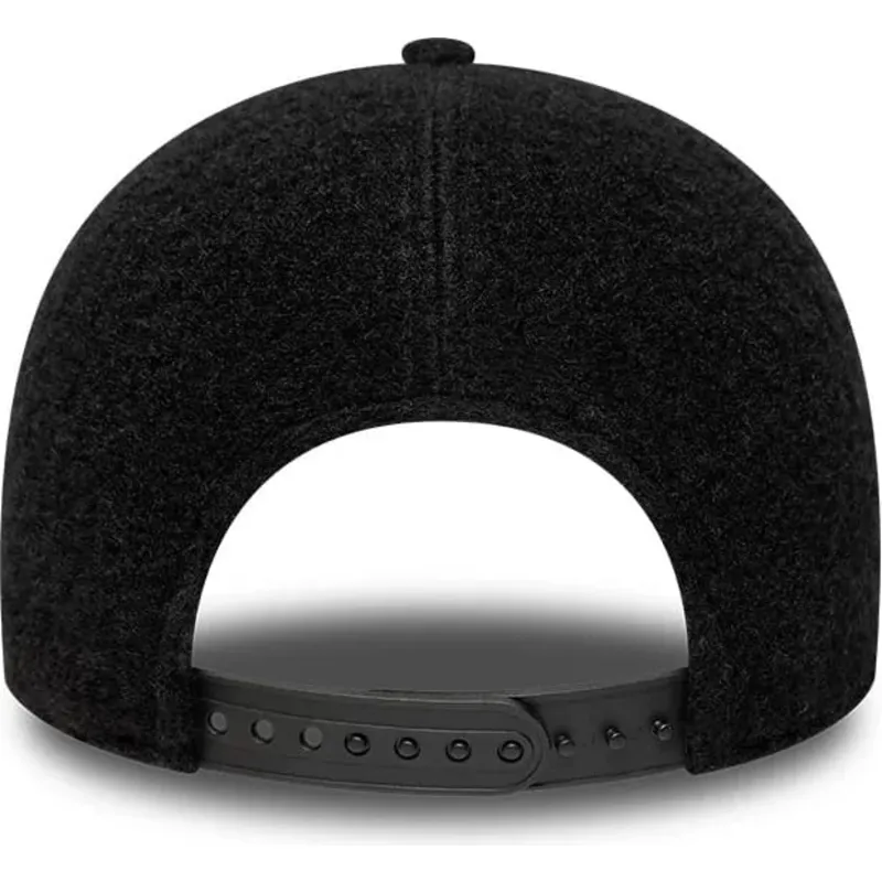 shapka-izvita-cherna-snapbek-9forty-winter-borg-na-new-york-yankees-mlb-ot-new-era