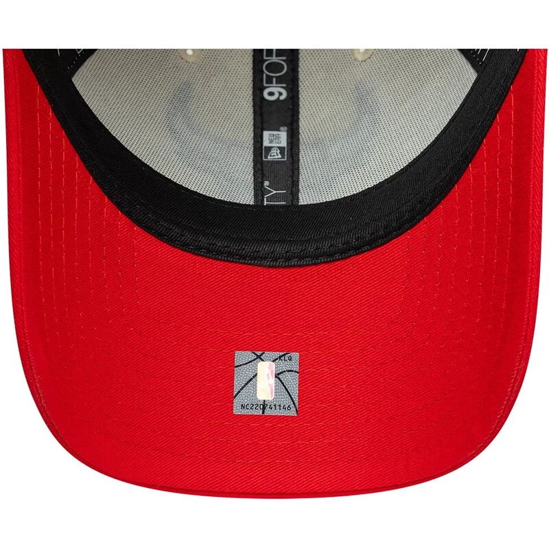 shapka-izvita-bezhov-reguliruem-9forty-colour-block-na-chicago-bulls-nba-ot-new-era shapka-izvita-bezhov-reguliruem-9forty-colour-block-na-chicago-bulls-nba-ot-new-era