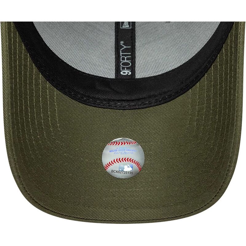 shapka-izvita-zelena-reguliruem-9forty-outline-camo-na-new-york-yankees-mlb-ot-new-era shapka-izvita-zelena-reguliruem-9forty-outline-camo-na-new-york-yankees-mlb-ot-new-era