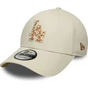 shapka-izvita-bezhov-reguliruem-9forty-faux-pony-infill-na-los-angeles-dodgers-mlb-ot-new-era