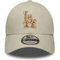 shapka-izvita-bezhov-reguliruem-9forty-faux-pony-infill-na-los-angeles-dodgers-mlb-ot-new-era