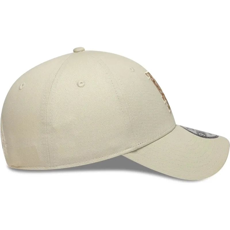 shapka-izvita-bezhov-reguliruem-9forty-faux-pony-infill-na-los-angeles-dodgers-mlb-ot-new-era