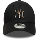 shapka-izvita-cherna-reguliruem-9forty-faux-pony-infill-na-new-york-yankees-mlb-ot-new-era