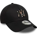shapka-izvita-cherna-reguliruem-9forty-faux-pony-infill-na-new-york-yankees-mlb-ot-new-era