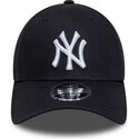 shapka-izvita-tmnosin-snapbek-9forty-m-crown-side-script-na-new-york-yankees-mlb-ot-new-era