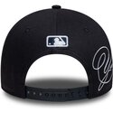 shapka-izvita-tmnosin-snapbek-9forty-m-crown-side-script-na-new-york-yankees-mlb-ot-new-era