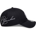 shapka-izvita-tmnosin-snapbek-9forty-m-crown-side-script-na-new-york-yankees-mlb-ot-new-era