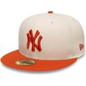 shapka-ploska-bezhov-prilepnala-59fifty-league-essential-na-new-york-yankees-mlb-ot-new-era